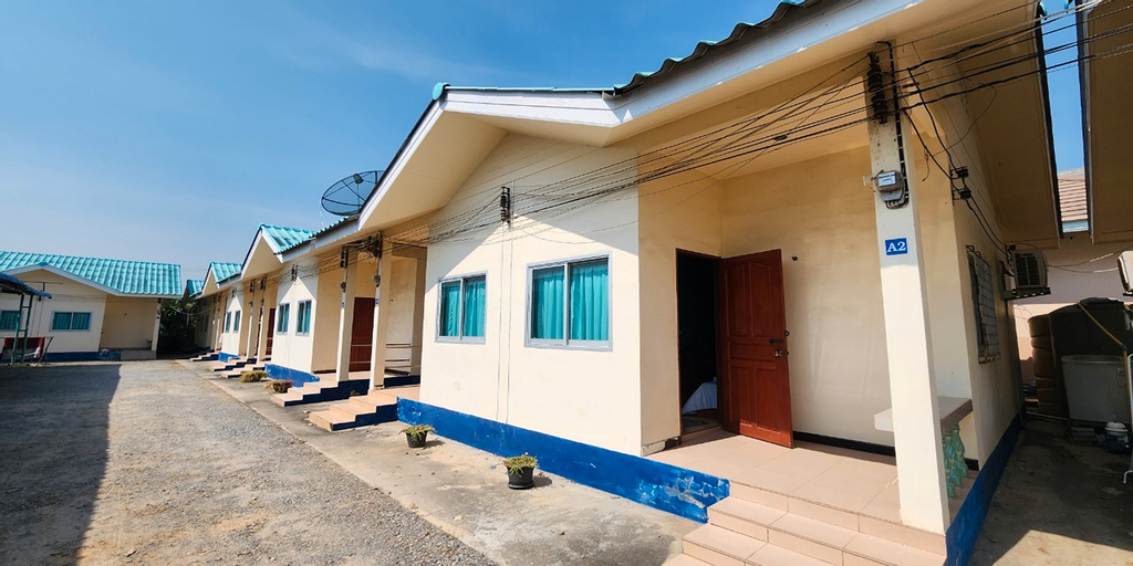 Exterior & Views 20