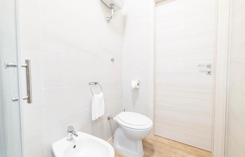 Shower 2, Relais Borbonico Apartment, Napoli