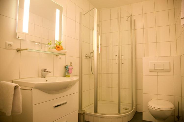 Bathroom 2, Gasthaus Merkel Hotel, Bayreuth