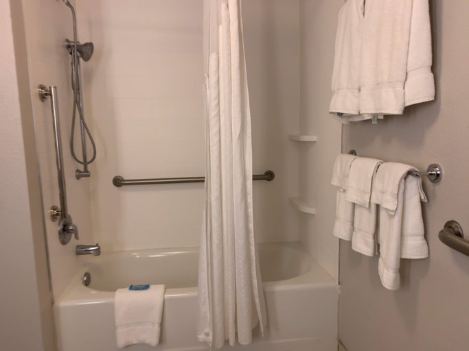 Bathroom 15