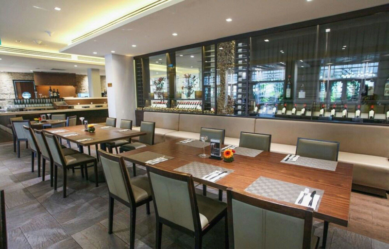 Food & Drinks 5, METT Singapore, Singapura