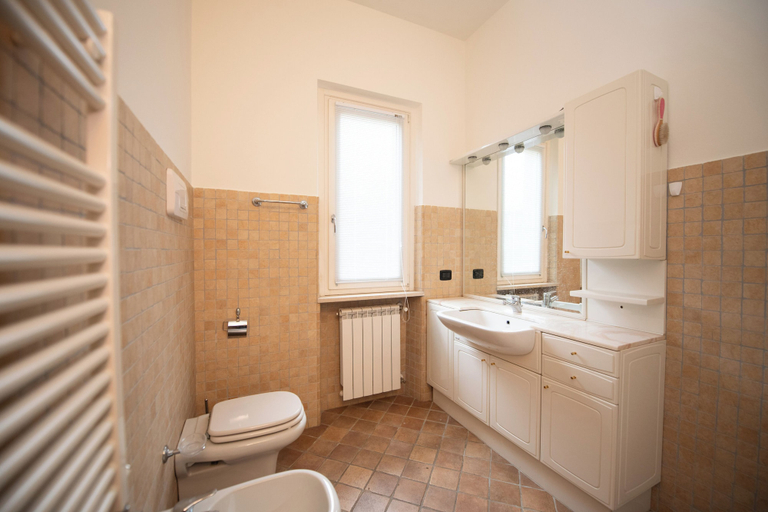 Bathroom 4, La Casa del Lago, Brescia