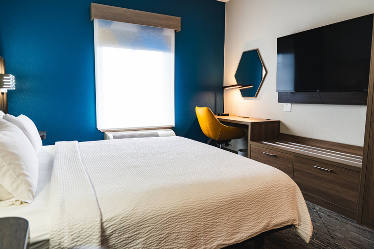 Bedroom 24