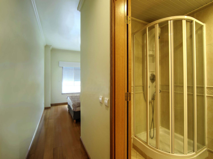 Others, Balcony with view, private garage, an elevator, Setúbal