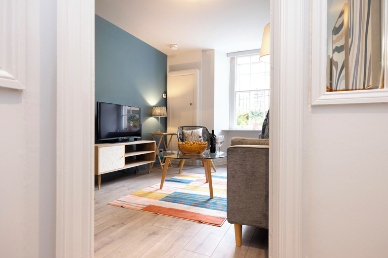 Others 5, Stylish 1-bed flat in New Town, Edinburgh
