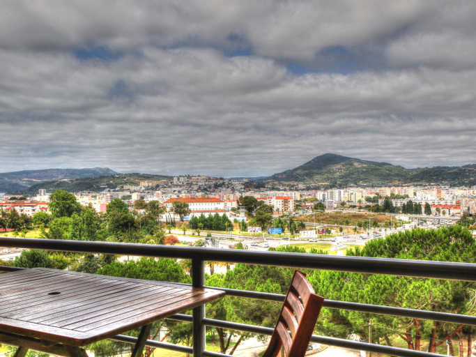 Exterior & Views 5, Balcony with view, private garage, an elevator, Setúbal
