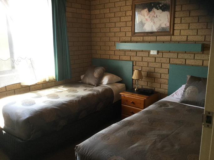 Bedroom 13