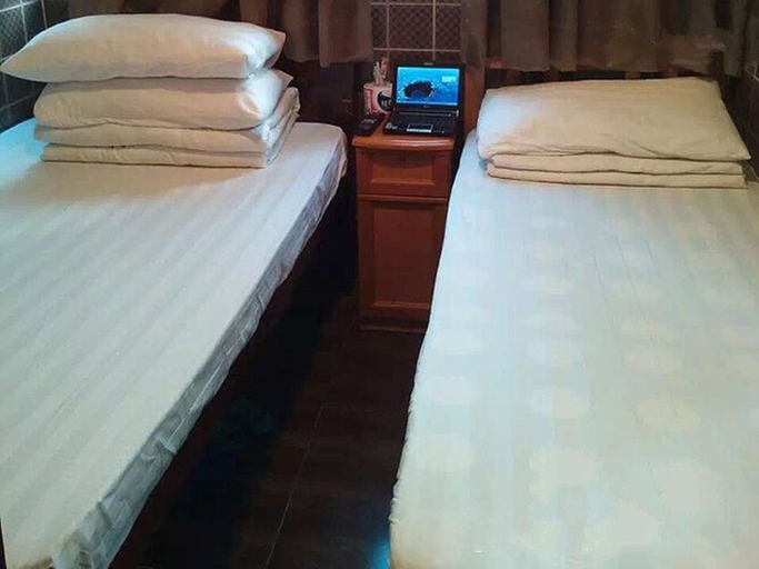 Bedroom 2, Very Good Hotel, Kowloon