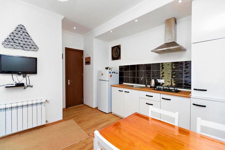 Others 5, 31 Toidze Apartment, Tbilisi