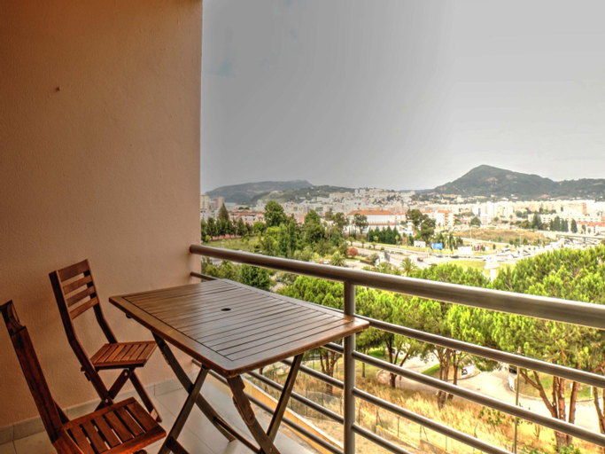 Exterior & Views 3, Balcony with view, private garage, an elevator, Setúbal