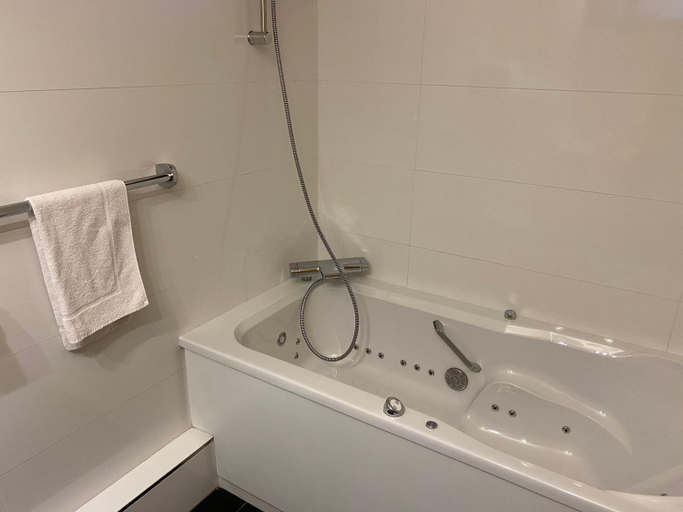 Bathroom 4, Hostellerie Du Rosenmeer, Bas-Rhin