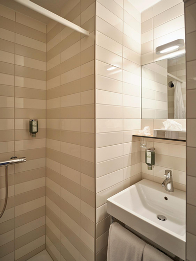 Bathroom 4