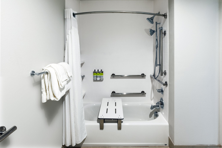 Holiday Inn Express & Suites DENTON - SANGER - Tap to explore photos