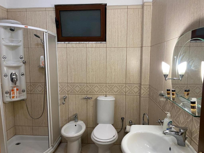 Bujtina Mikpritja Korcare, Korçës