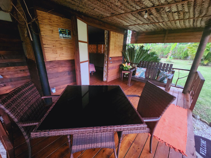 Others 2, Moanaiti Lodge