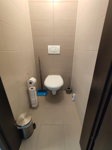 Bathroom 2, Hatvan Corner Apartments 2, Debrecen