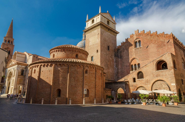 Others 4, Dimore al Te, Mantua
