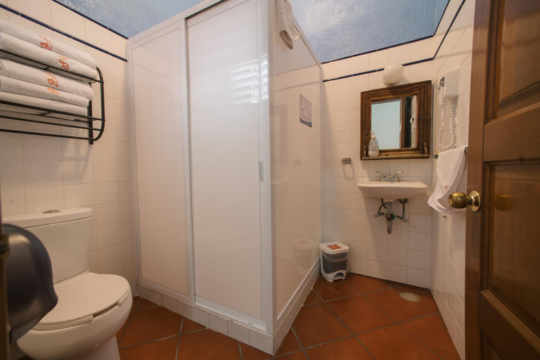 Bathroom 2, Hotel Suites Del Centro, Del Centro