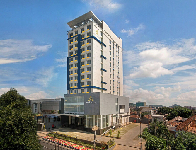 Exterior & Views 1, Whiz Prime Hotel Ahmad Yani Lampung, Bandar Lampung