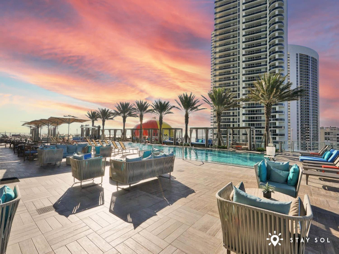 Food & Drinks 5, Insane Ocean View Balcony Beachfront Resort Pool, Broward