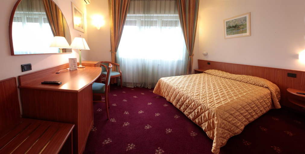 Bedroom 9