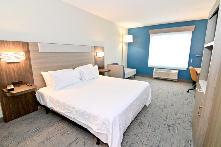 PALM COAST HOTEL & SUITES-I-95 - Tap to explore photos
