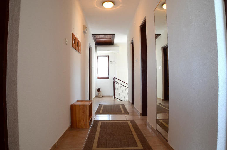 Others 2, Villa Stupavsky, Pakoštane