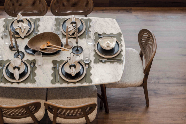 Food & Drinks 4, Waterside Living I Luxe Apartments, Bristol