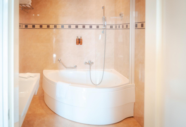 Bathroom 5, Hotel Bristol by OHM Group, Opatija/Veprinac