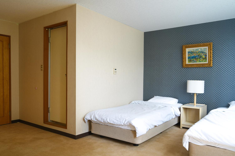 Others 3, Hotel Bauhinia, Shinano