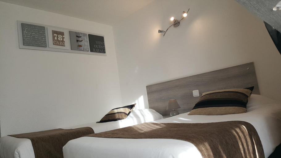 Bedroom 3, Hotel Eclipse, Yvelines