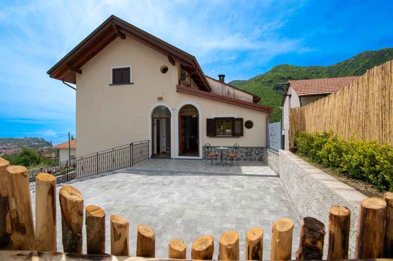 Exterior & Views 2, IL vigneto di nonno Pietro, Napoli