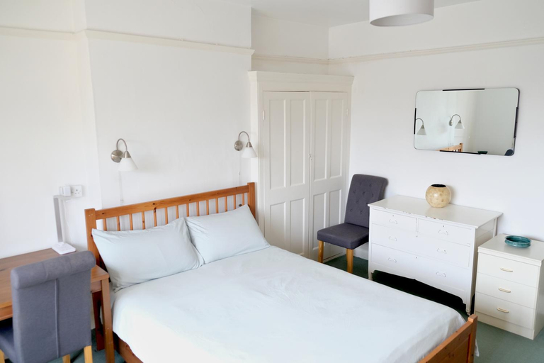 Bedroom, Lynton Road, London