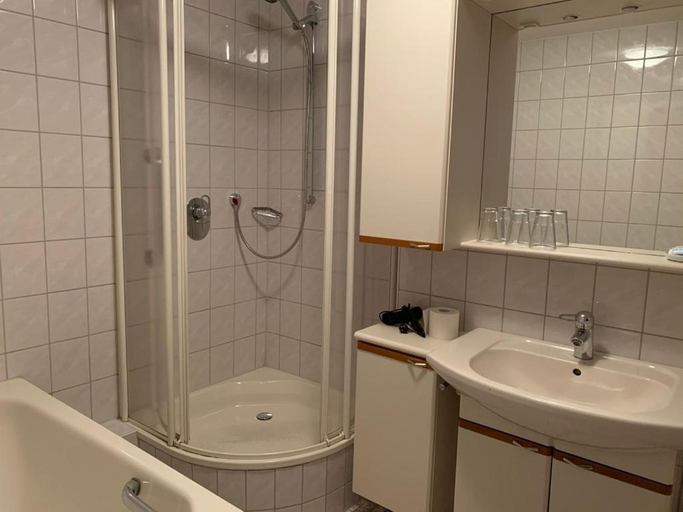 Bathroom 2, Landgasthof Ochsen Seelbach, Ortenaukreis
