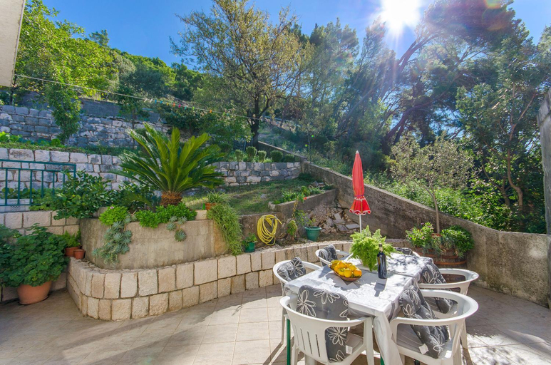 Others 4, Apartments Moloco, Gradac