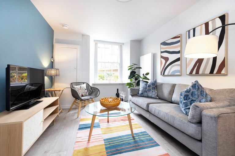 Others 4, Stylish 1-bed flat in New Town, Edinburgh