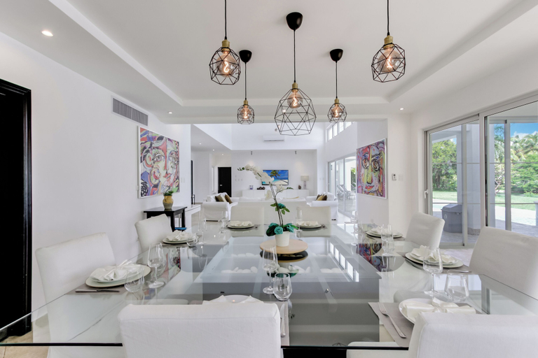 Food & Drinks 5, Two Luxury Villas in Cocotal for Large Groups – With Jacuzzi, Pools, Gym, Salvaleon de Higuey