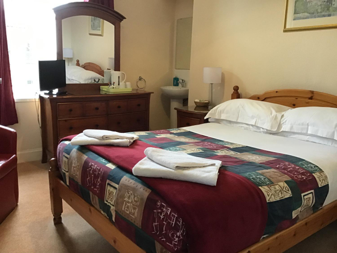 Bedroom 2, Crown Guest House, Aberdeen