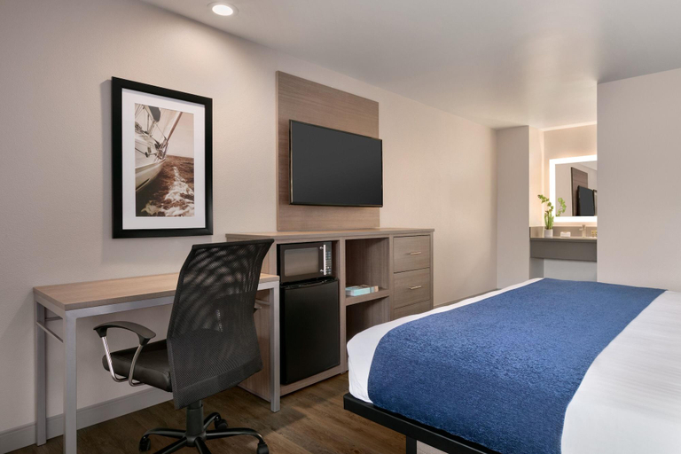 Bedroom 2, Best Western Torch-Lite Inn, Santa Cruz