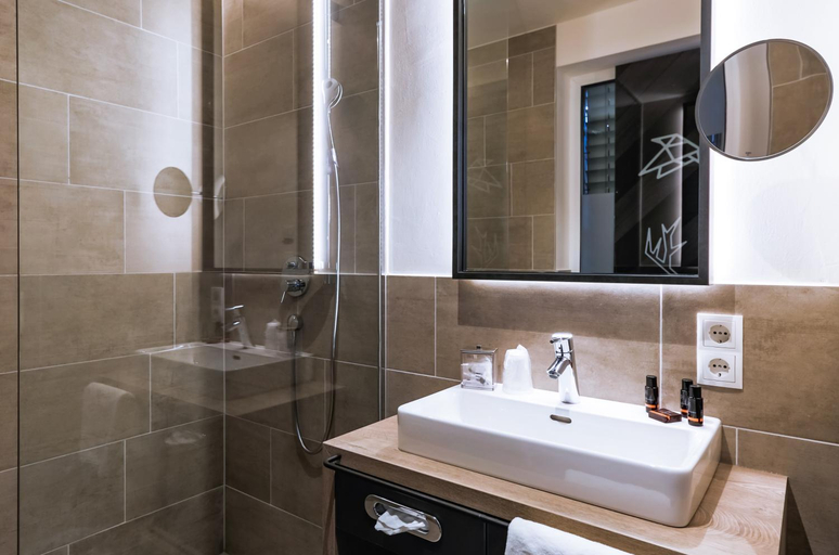 Bathroom 2