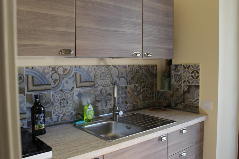 Kitchen 2, Elena House, Napoli