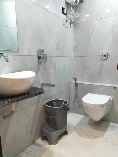 Bathroom 4, Hotel Paris Plaza, Ahmadabad