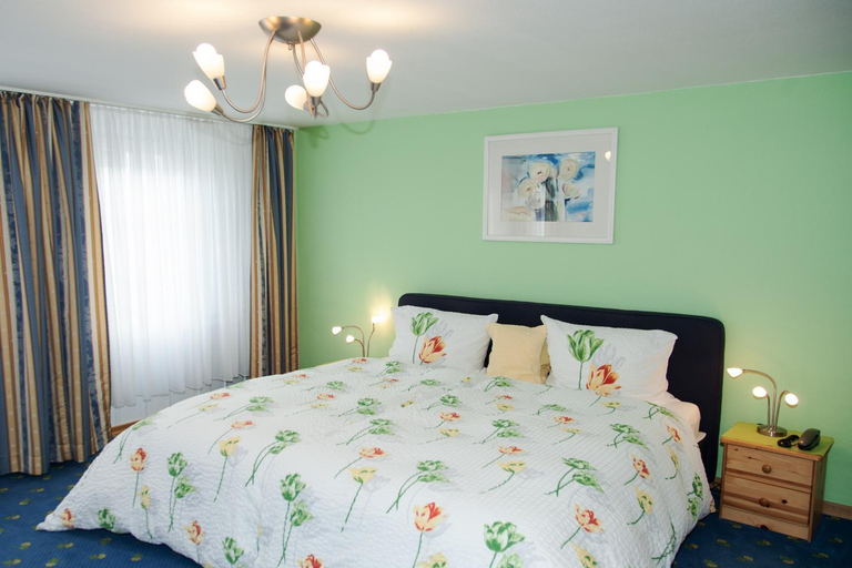Bedroom 2, Hotel Gastehaus Priester, Limburg-Weilburg