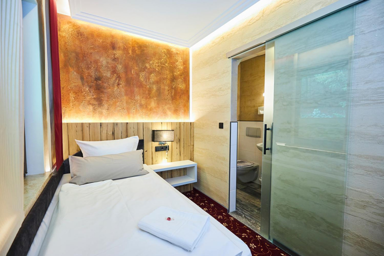 Bedroom 14