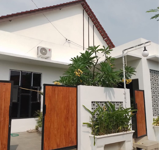 Unit Plumeria by Pekalongan Homestay, Pekalongan