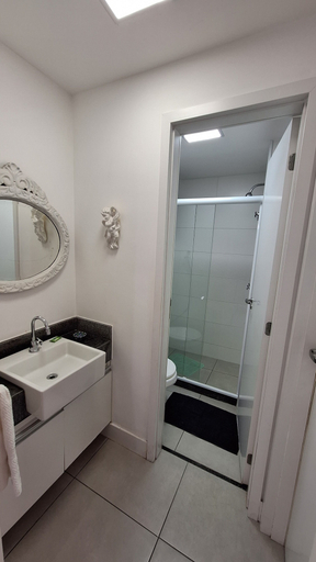 Bathroom 3, Apto moderno com miniquintal e piscina, Rio de Janeiro