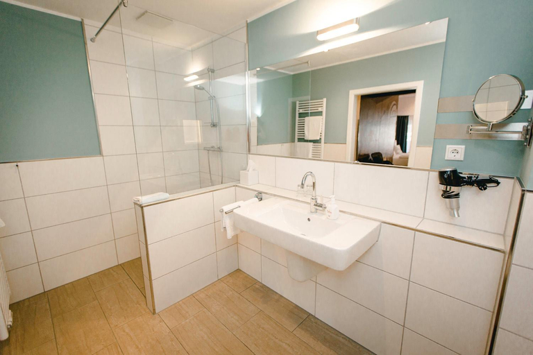 Bathroom, bei Kliewe im Westfalischen Hof, Warendorf