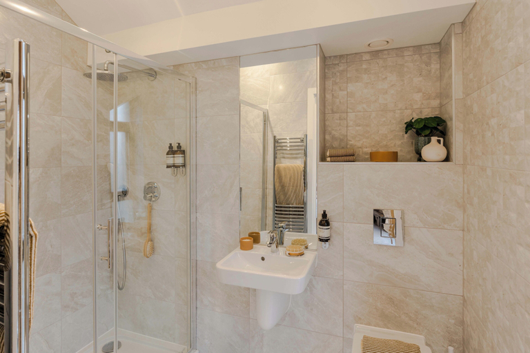 Bathroom 3, Waterside Living I Luxe Apartments, Bristol