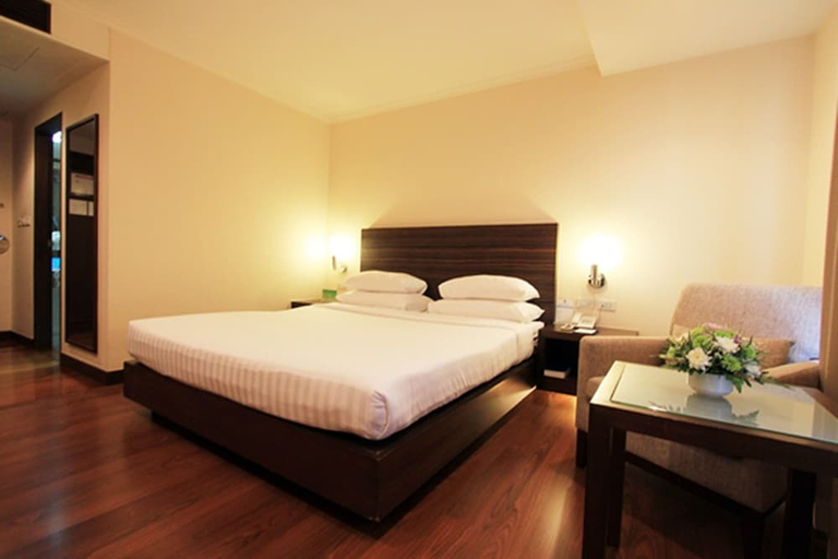 Bedroom 3, St. James Hotel, Khlong Toey