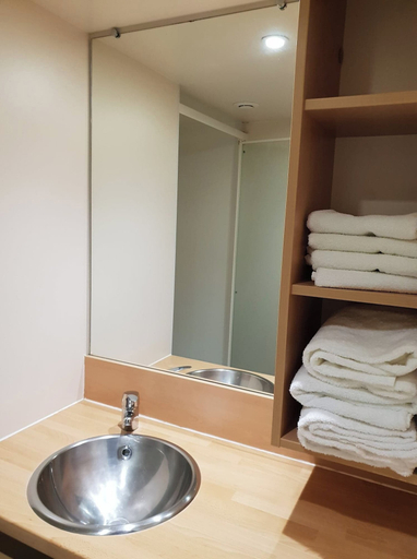 Bathroom 3, Les chalets Amnéville, Moselle